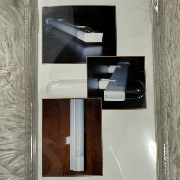 QualStar 24 inch Under-Cabinet Flourescent Light - Picture 11 of 13